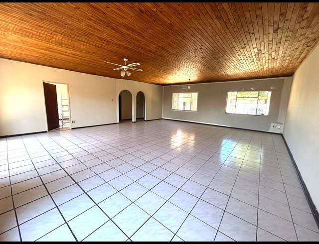 4 BEDROOM HOUSE TO LET IN VANDERBIJLPARK CE 3